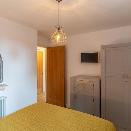 Luxury Chapel Apartment Within City Walls Chester Esterno foto